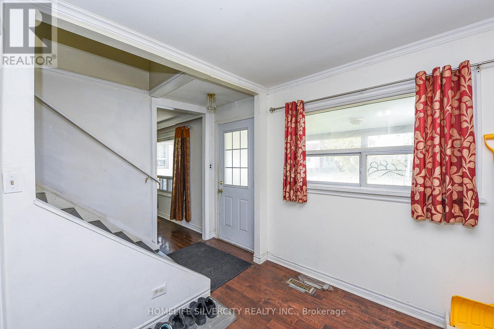 3076 Churchill Avenue, Mississauga (Malton), Ontario  L4T 1R3 - Photo 14 - W12460433
