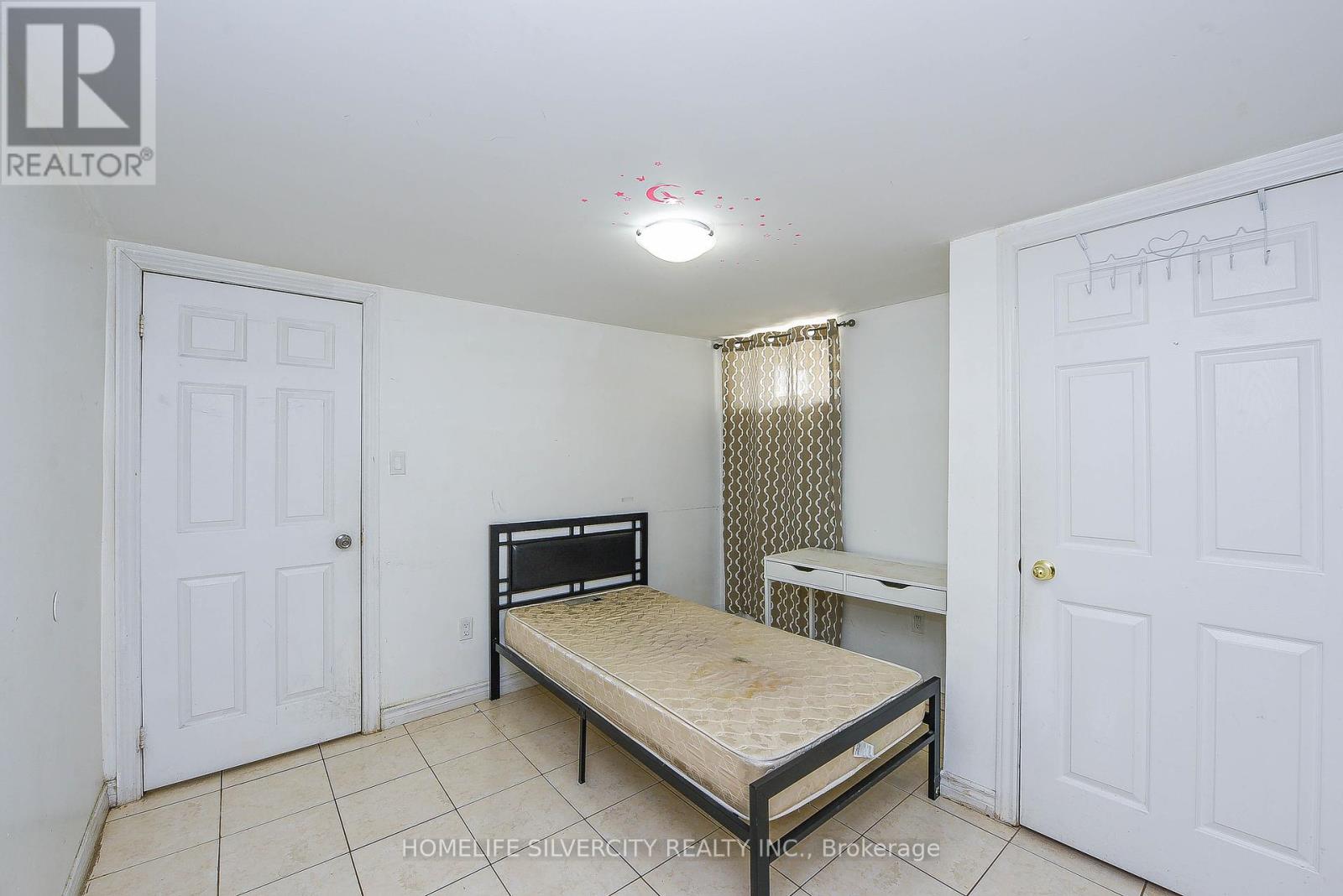 3076 Churchill Avenue, Mississauga (Malton), Ontario  L4T 1R3 - Photo 19 - W12460433