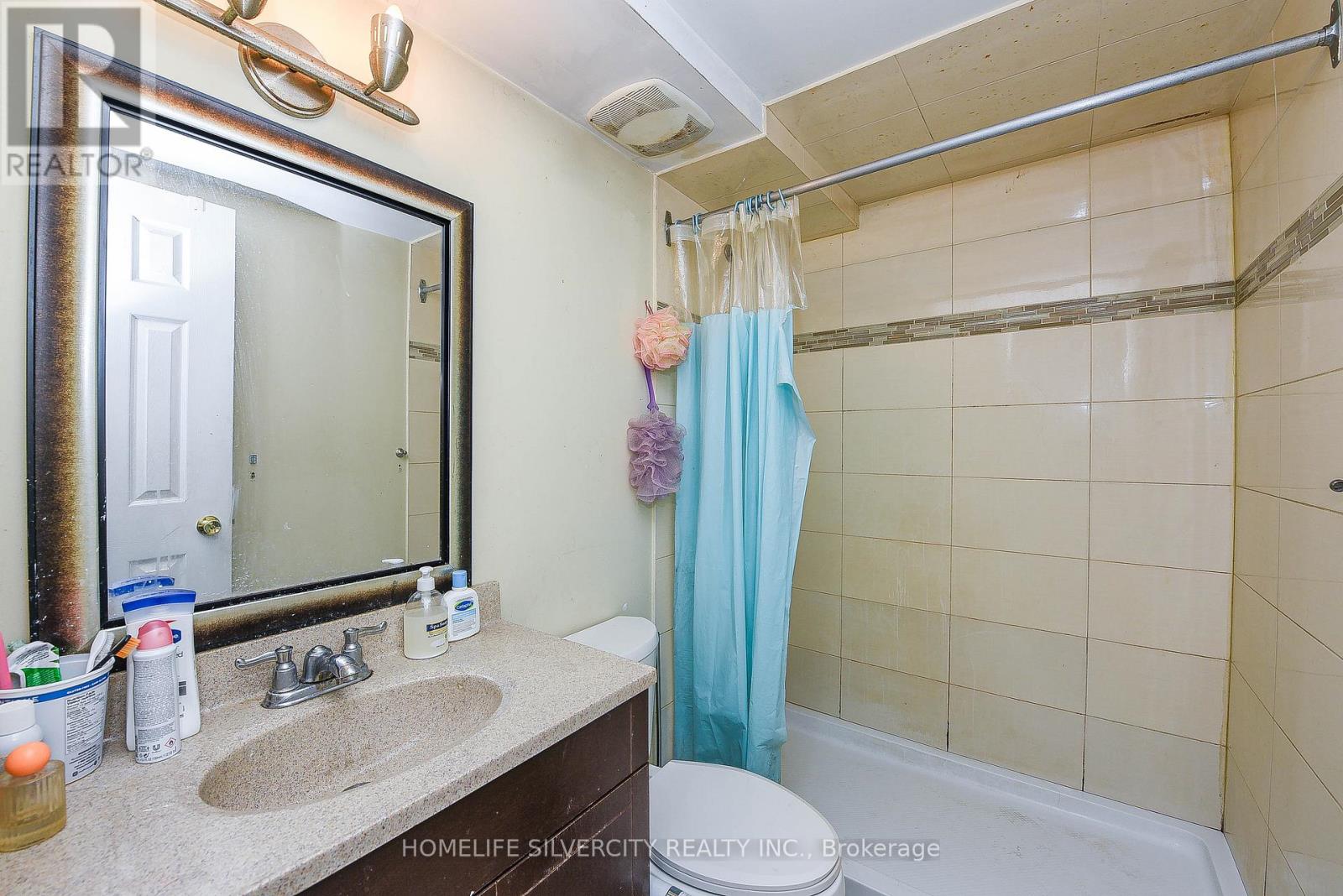 3076 Churchill Avenue, Mississauga (Malton), Ontario  L4T 1R3 - Photo 20 - W12460433