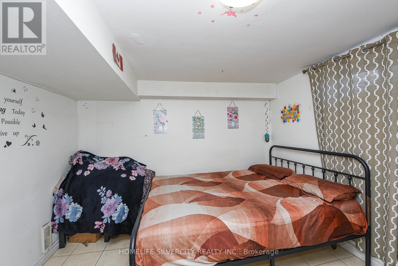 3076 Churchill Avenue, Mississauga (Malton), Ontario  L4T 1R3 - Photo 23 - W12460433