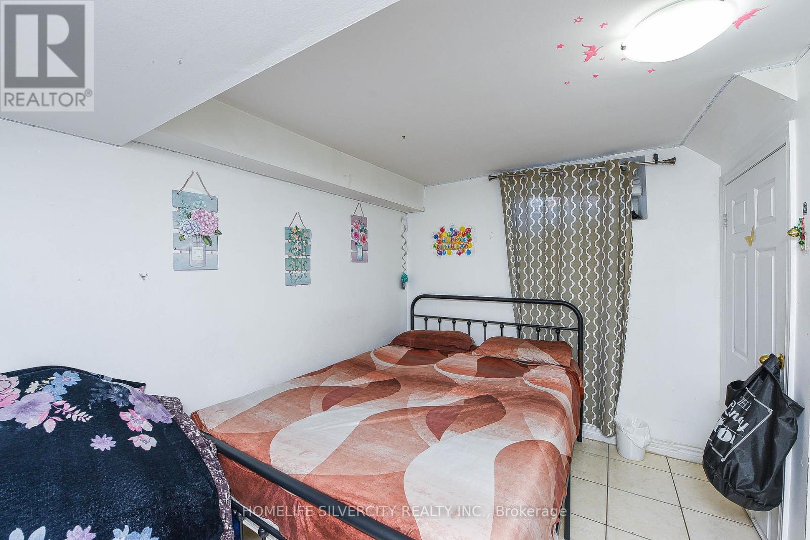 3076 Churchill Avenue, Mississauga (Malton), Ontario  L4T 1R3 - Photo 24 - W12460433