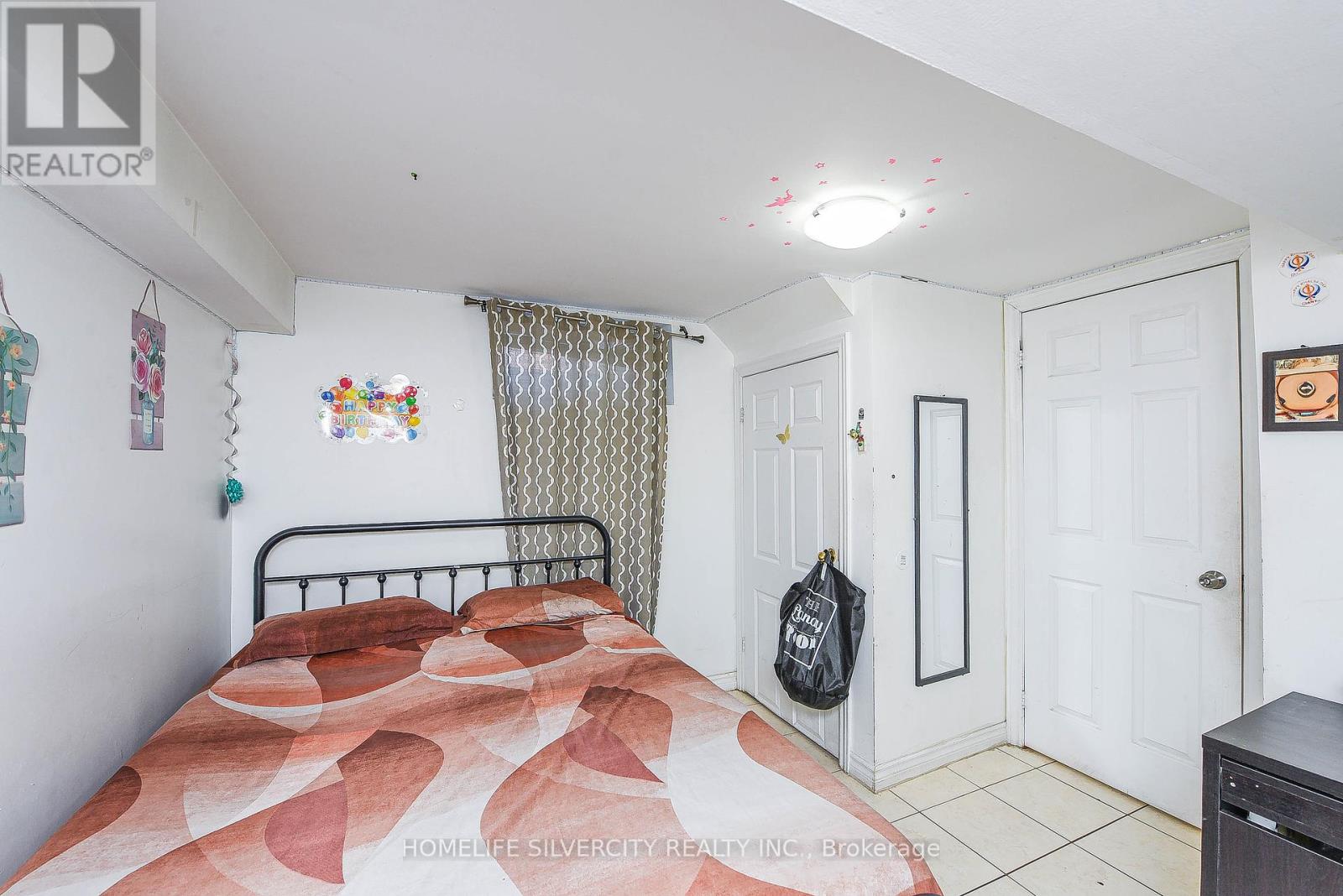 3076 Churchill Avenue, Mississauga (Malton), Ontario  L4T 1R3 - Photo 25 - W12460433