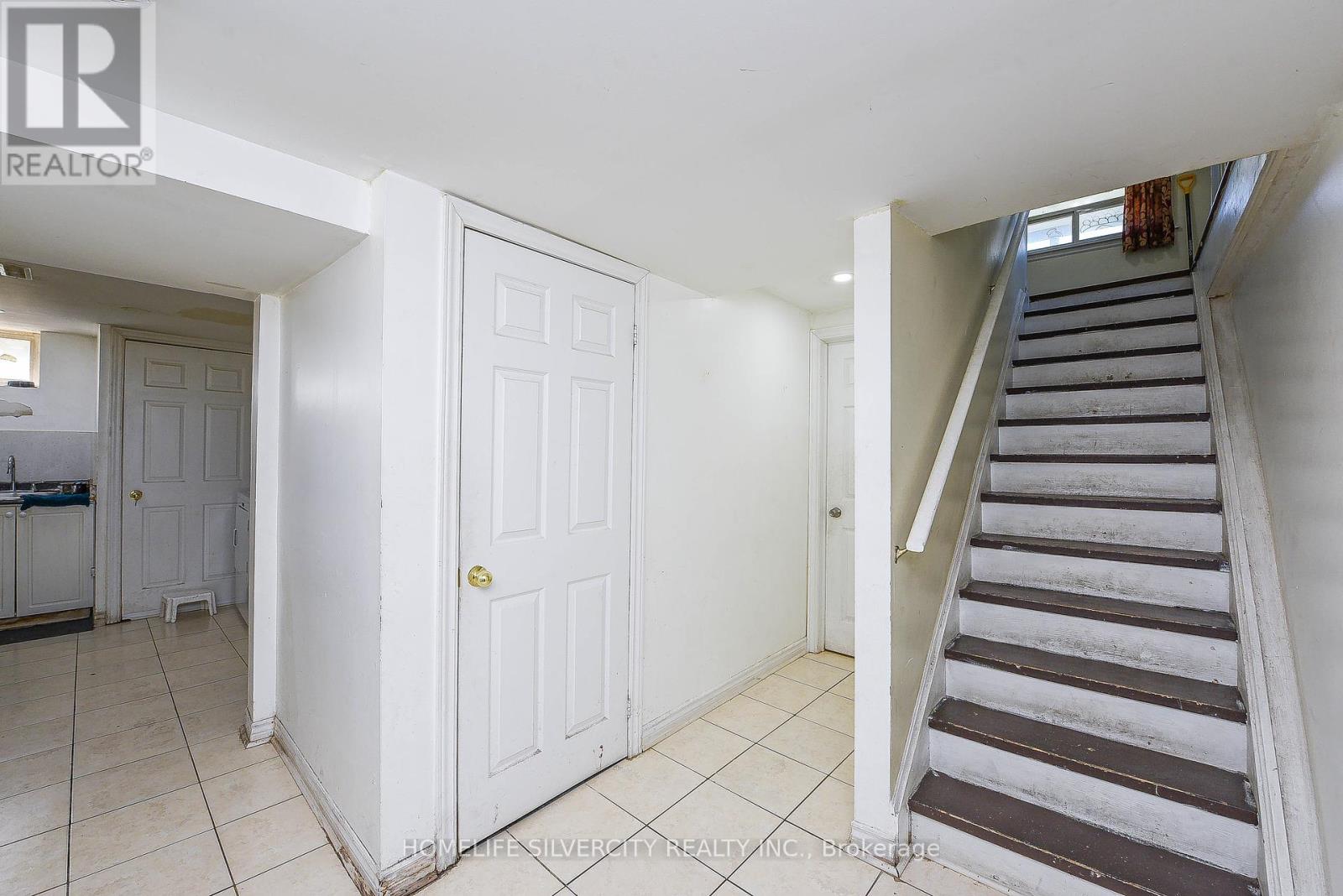 3076 Churchill Avenue, Mississauga (Malton), Ontario  L4T 1R3 - Photo 26 - W12460433