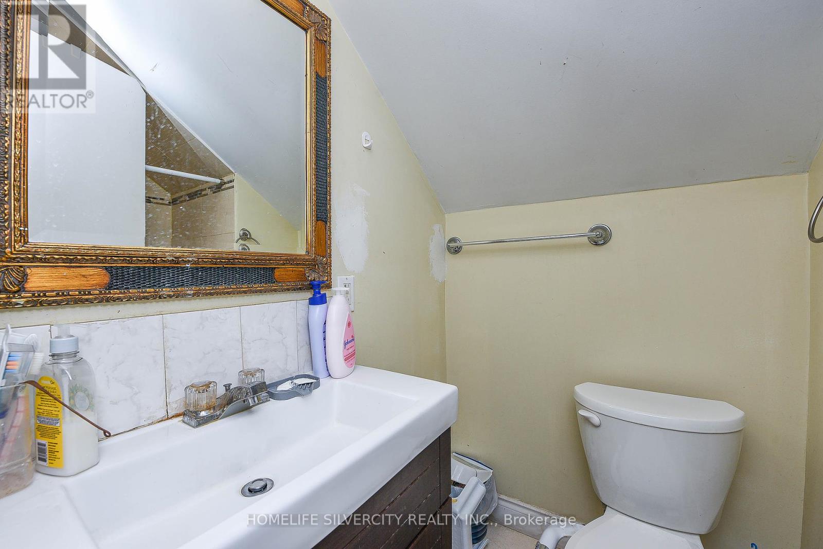 3076 Churchill Avenue, Mississauga (Malton), Ontario  L4T 1R3 - Photo 32 - W12460433