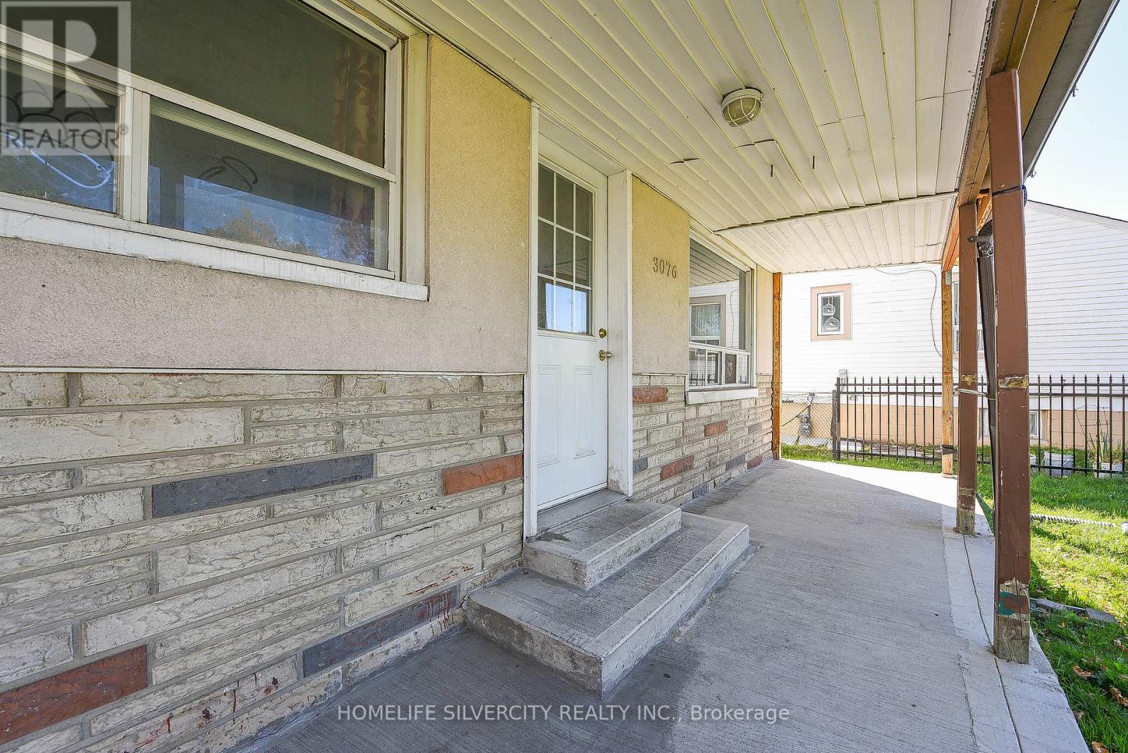 3076 Churchill Avenue, Mississauga (Malton), Ontario  L4T 1R3 - Photo 43 - W12460433