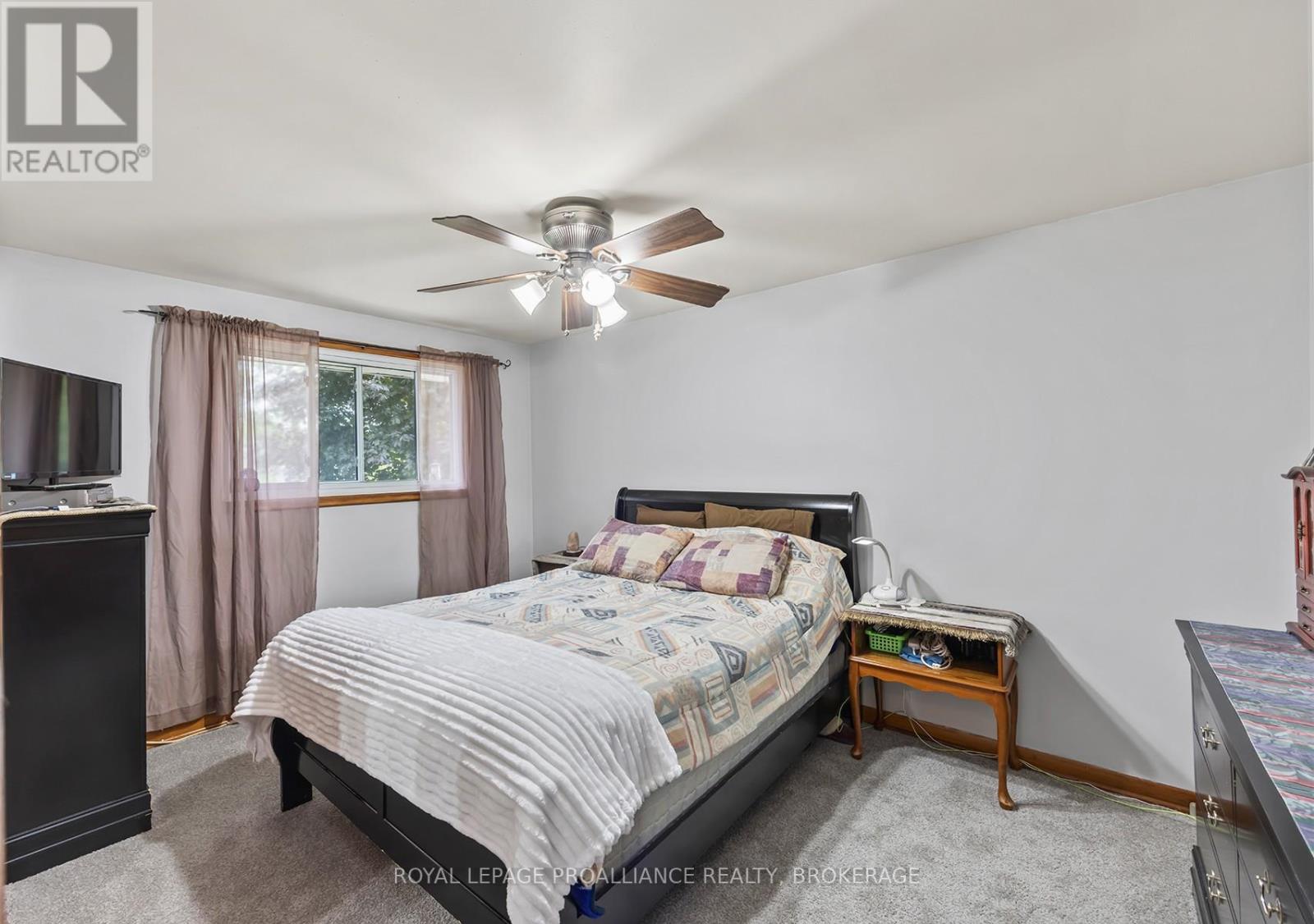 50 Morden Crescent, Loyalist, Ontario  K7N 1K2 - Photo 10 - X12460652