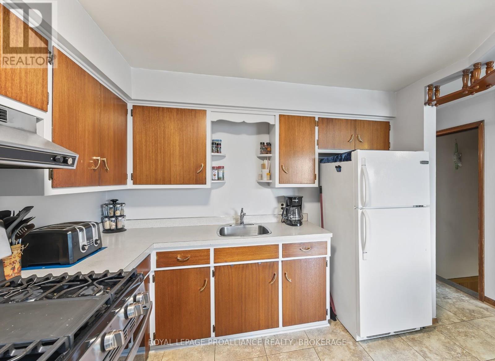 50 Morden Crescent, Loyalist, Ontario  K7N 1K2 - Photo 8 - X12460652