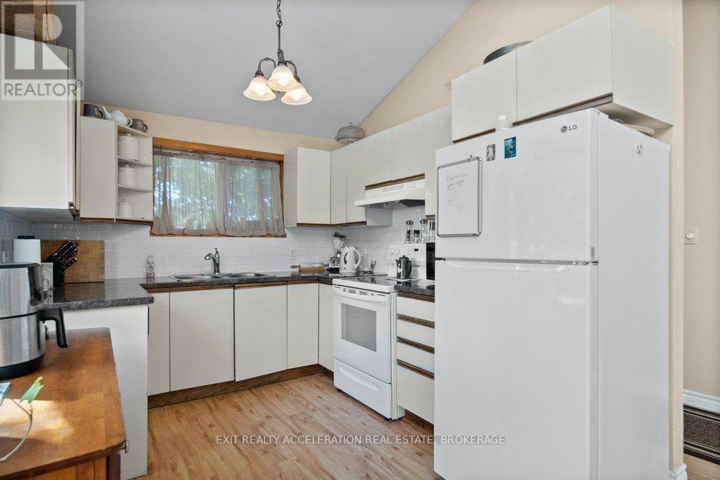 122 Bayview Drive, Greater Napanee, Ontario  K7R 3K8 - Photo 11 - X12460690