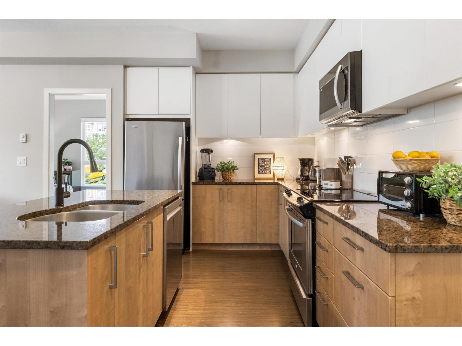 303 6450 194 Street, Surrey, British Columbia  V4N 6J8 - Photo 5 - R3057119
