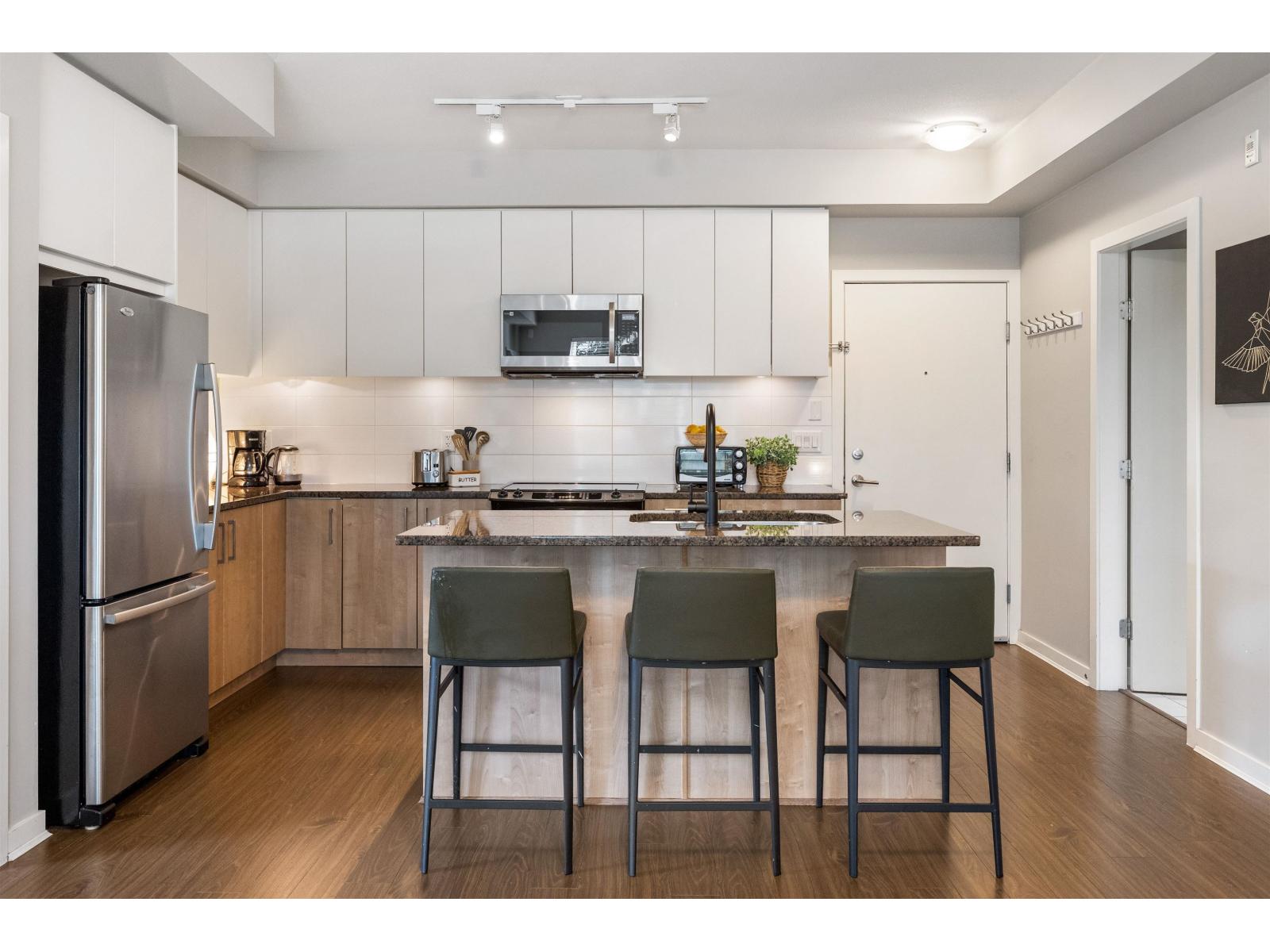 303 6450 194 Street, Surrey, British Columbia  V4N 6J8 - Photo 4 - R3057119