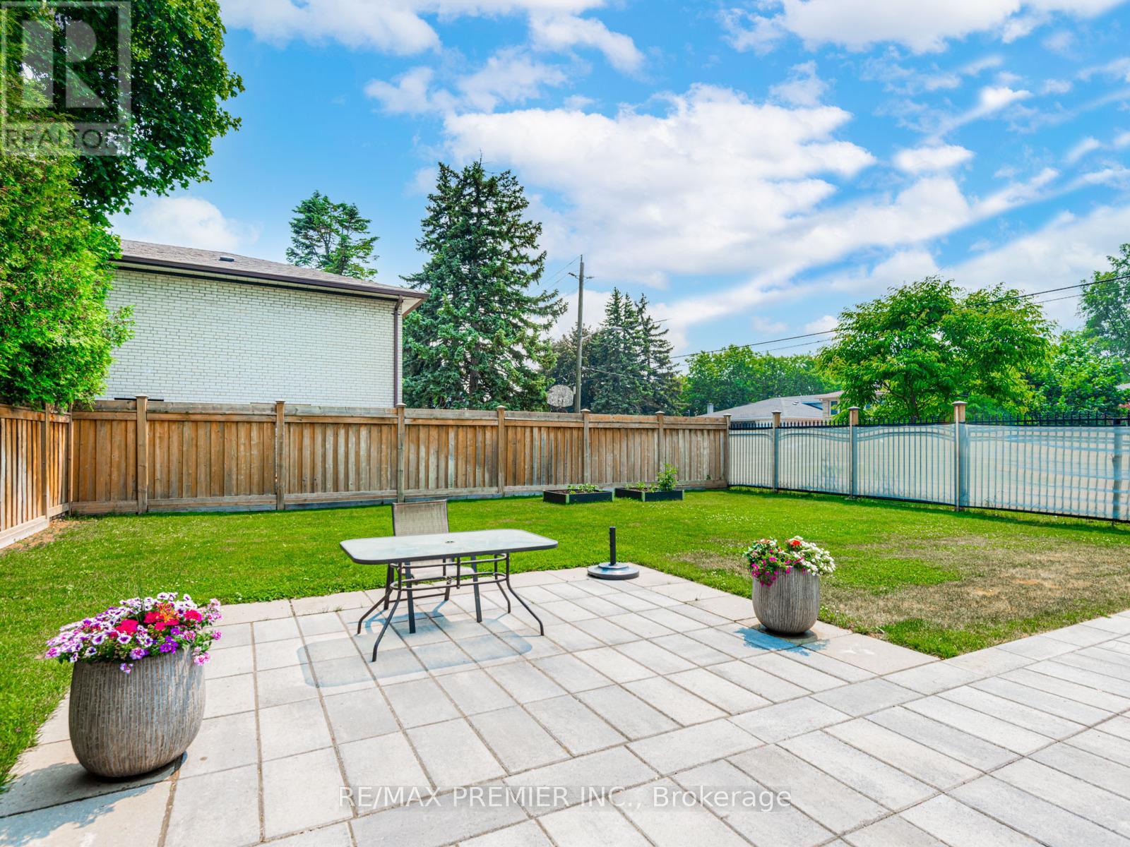 111 Codsell Avenue, Toronto, Ontario  M3H 3W2 - Photo 33 - C12460492