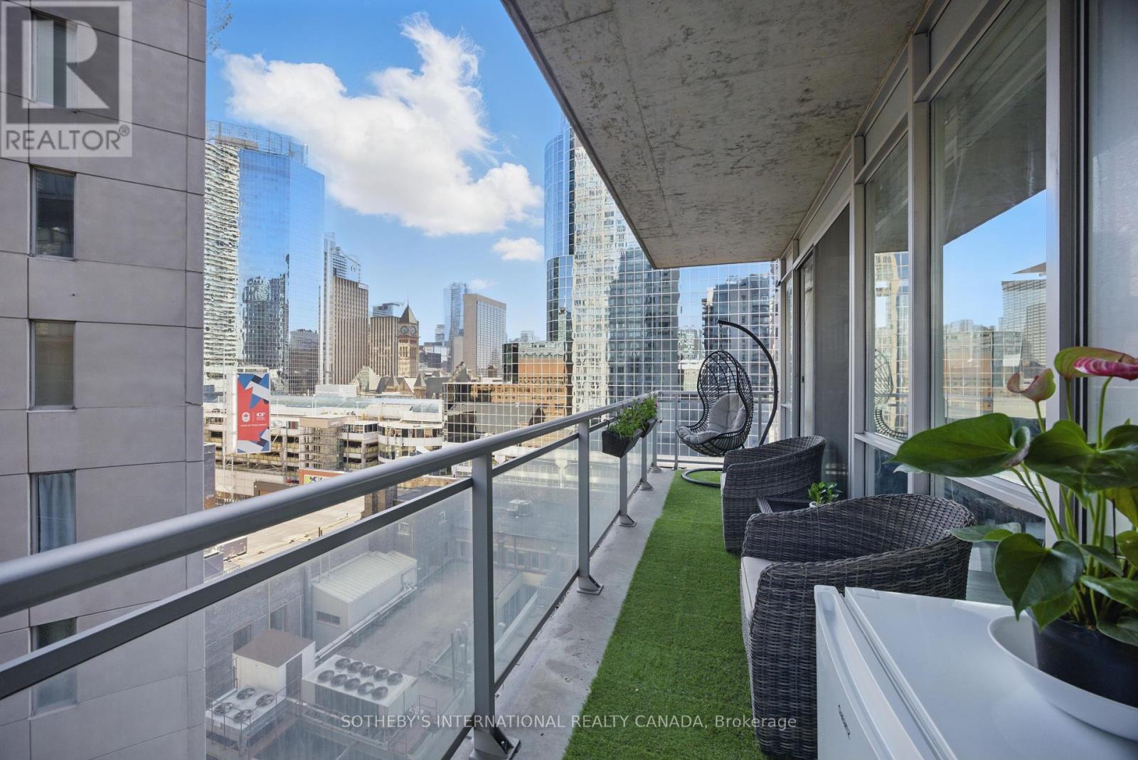 1307 - 220 Victoria Street, Toronto, Ontario  M5B 2R6 - Photo 10 - C12460502