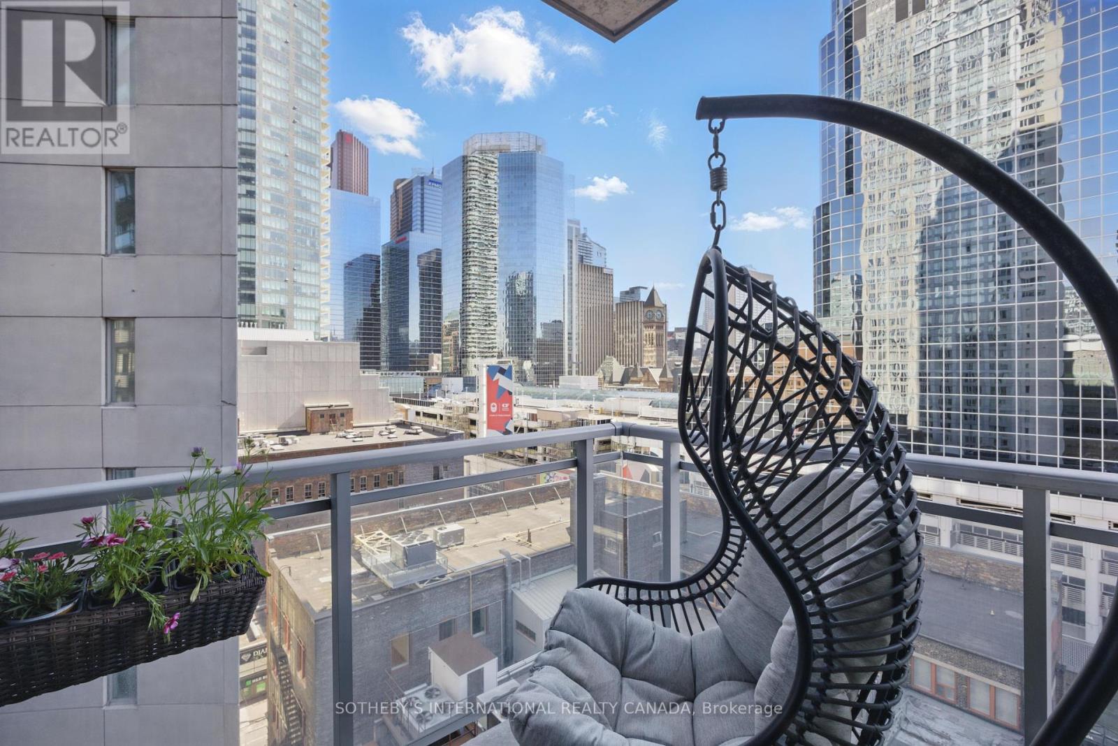 1307 - 220 Victoria Street, Toronto, Ontario  M5B 2R6 - Photo 12 - C12460502