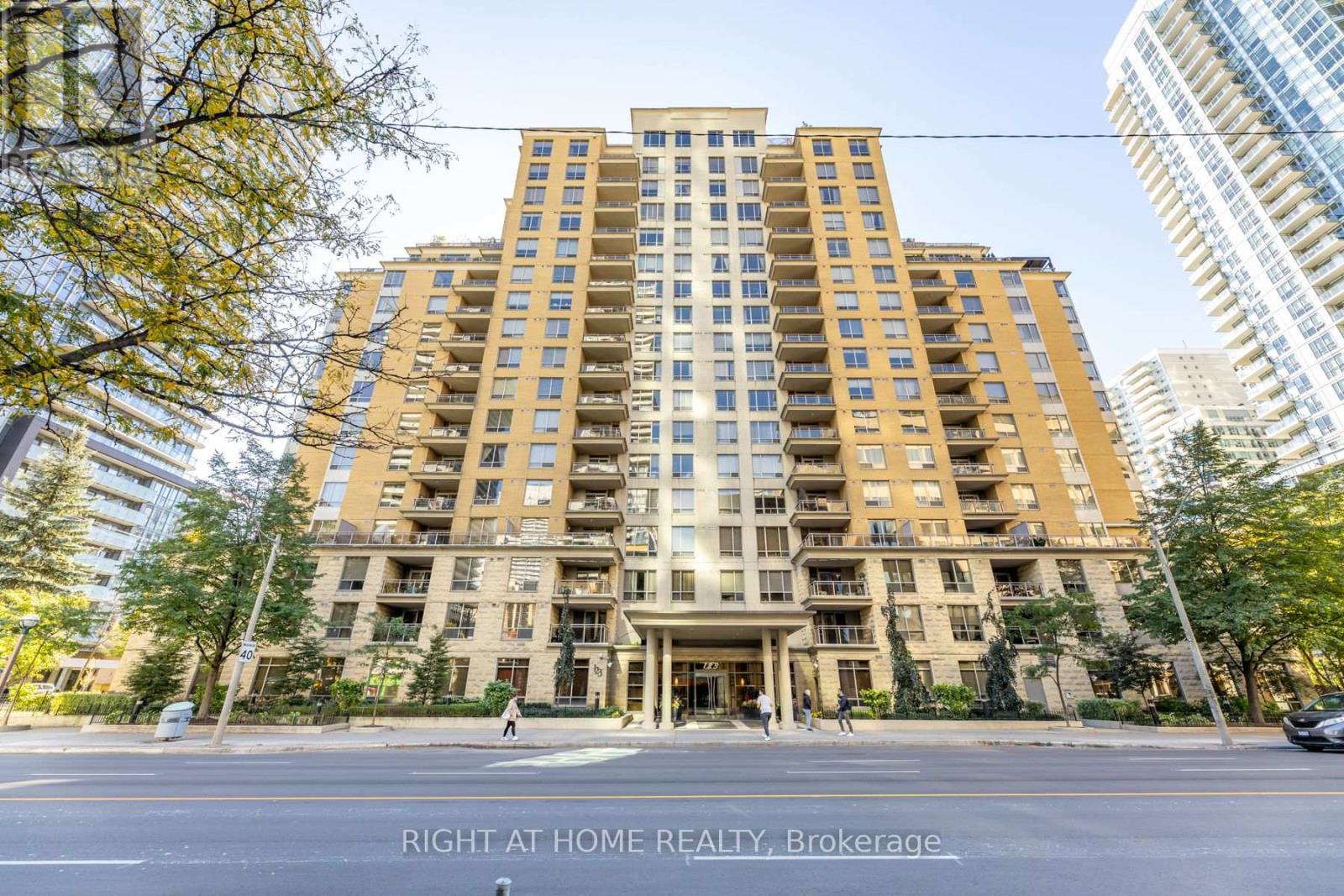 813 - 123 EGLINTON AVENUE E, Toronto, Ontario