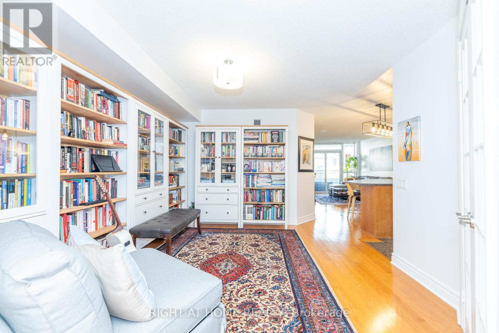 813 - 123 Eglinton Avenue E, Toronto, Ontario  M4P 1J2 - Photo 12 - C12460503