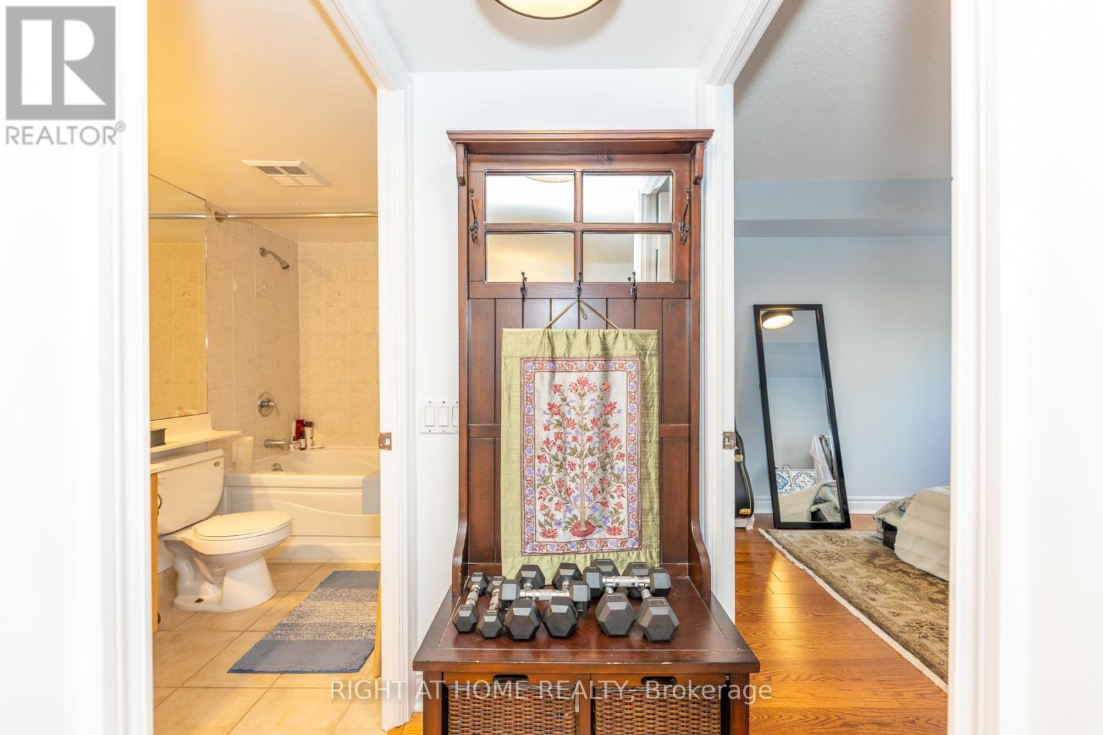 813 - 123 Eglinton Avenue E, Toronto, Ontario  M4P 1J2 - Photo 25 - C12460503