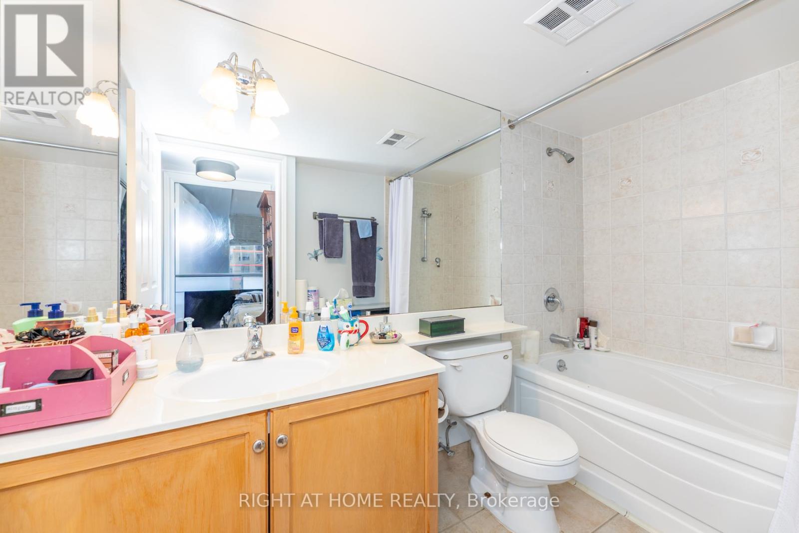 813 - 123 Eglinton Avenue E, Toronto, Ontario  M4P 1J2 - Photo 26 - C12460503