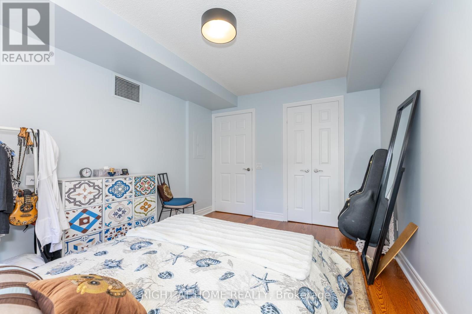 813 - 123 Eglinton Avenue E, Toronto, Ontario  M4P 1J2 - Photo 28 - C12460503