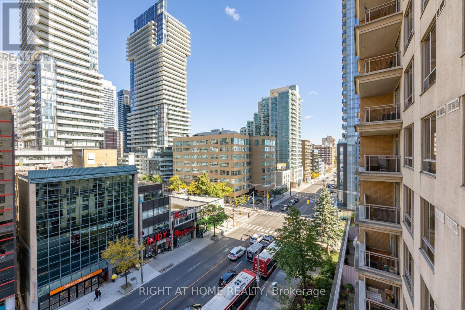813 - 123 Eglinton Avenue E, Toronto, Ontario  M4P 1J2 - Photo 30 - C12460503