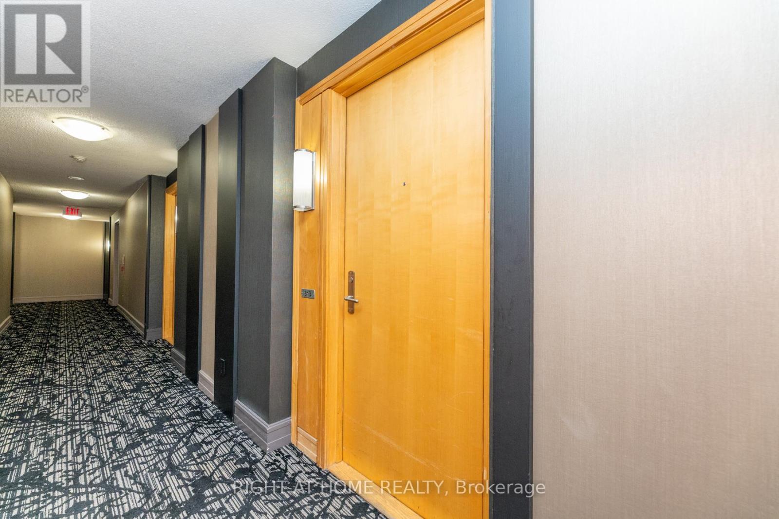 813 - 123 Eglinton Avenue E, Toronto, Ontario  M4P 1J2 - Photo 9 - C12460503
