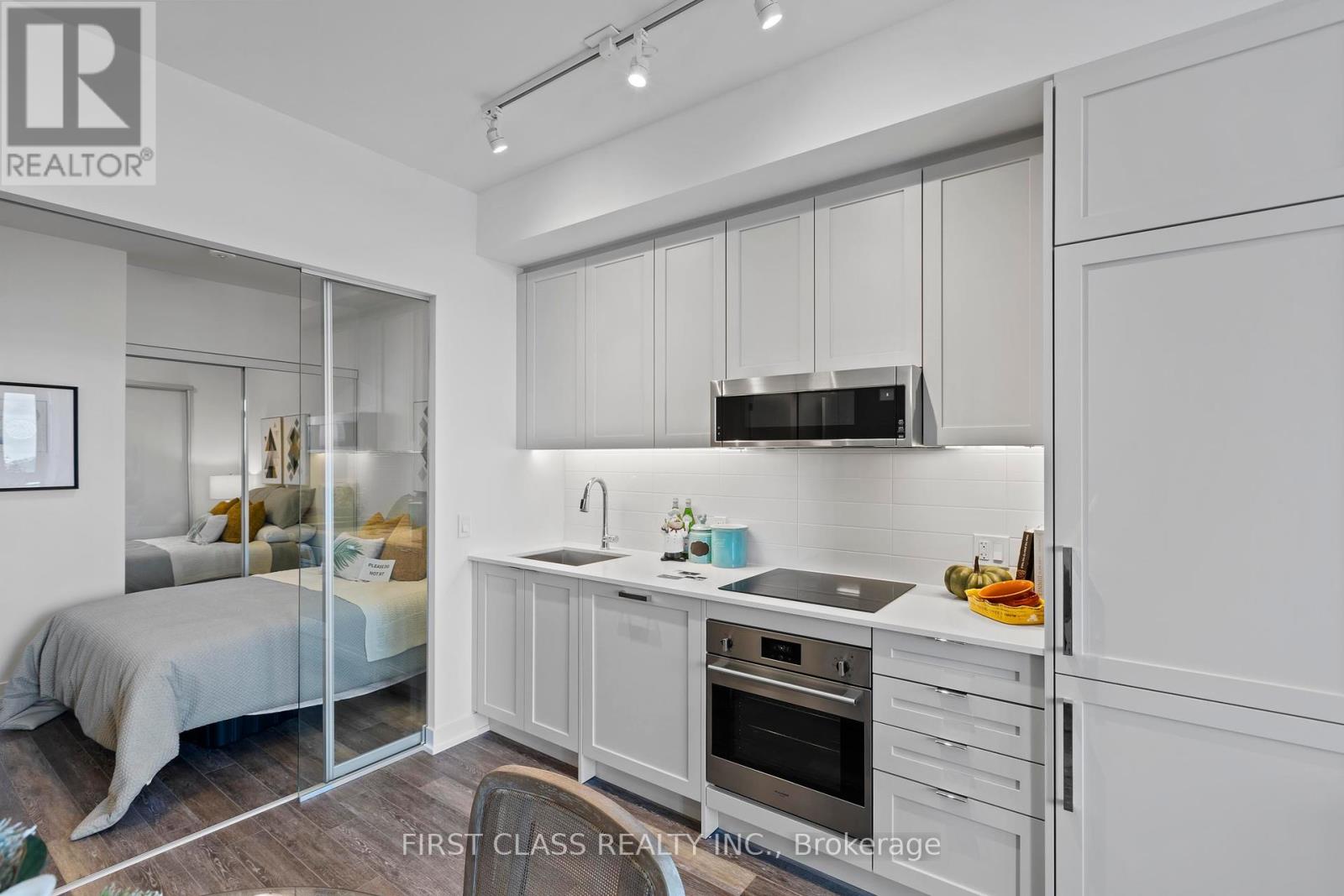721 - 250 Lawrence Avenue W, Toronto, Ontario  M5M 1B2 - Photo 7 - C12460507