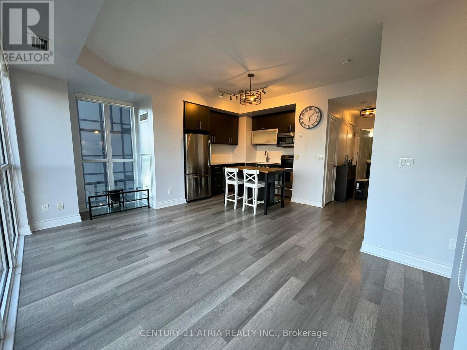 28 TED ROGERS WAY, Toronto, Ontario