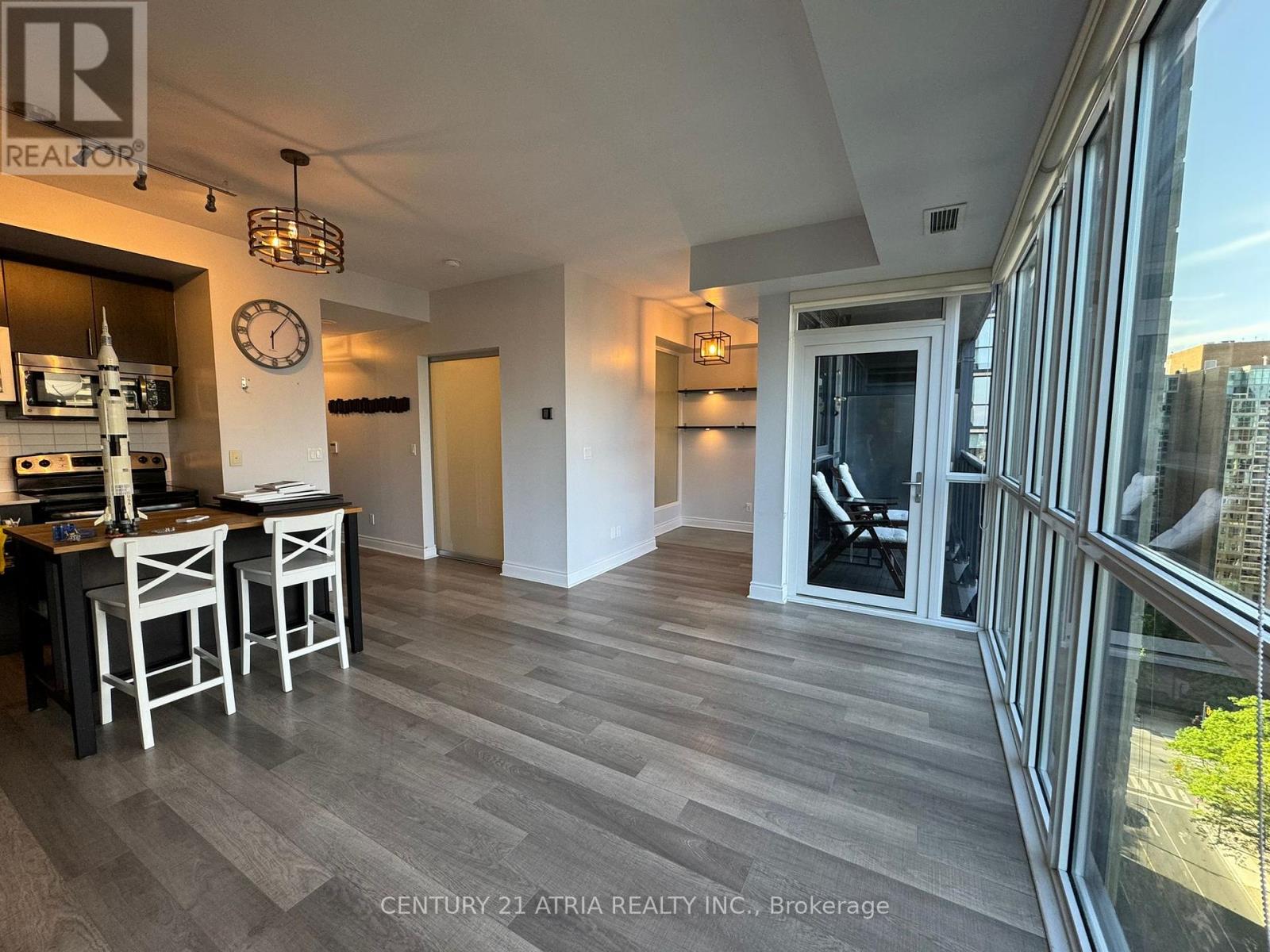 28 Ted Rogers Way, Toronto, Ontario  M4Y 2J4 - Photo 5 - C12460548