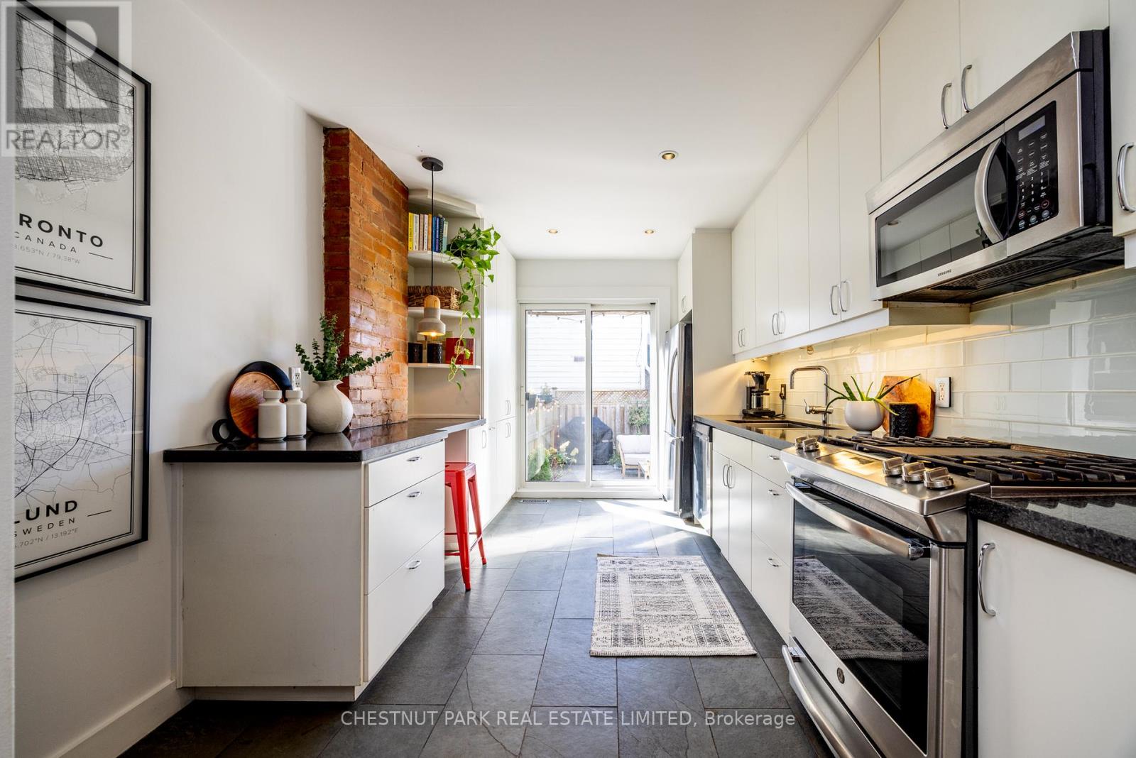 470 Clinton Street, Toronto, Ontario  M6G 2Z4 - Photo 9 - C12460552