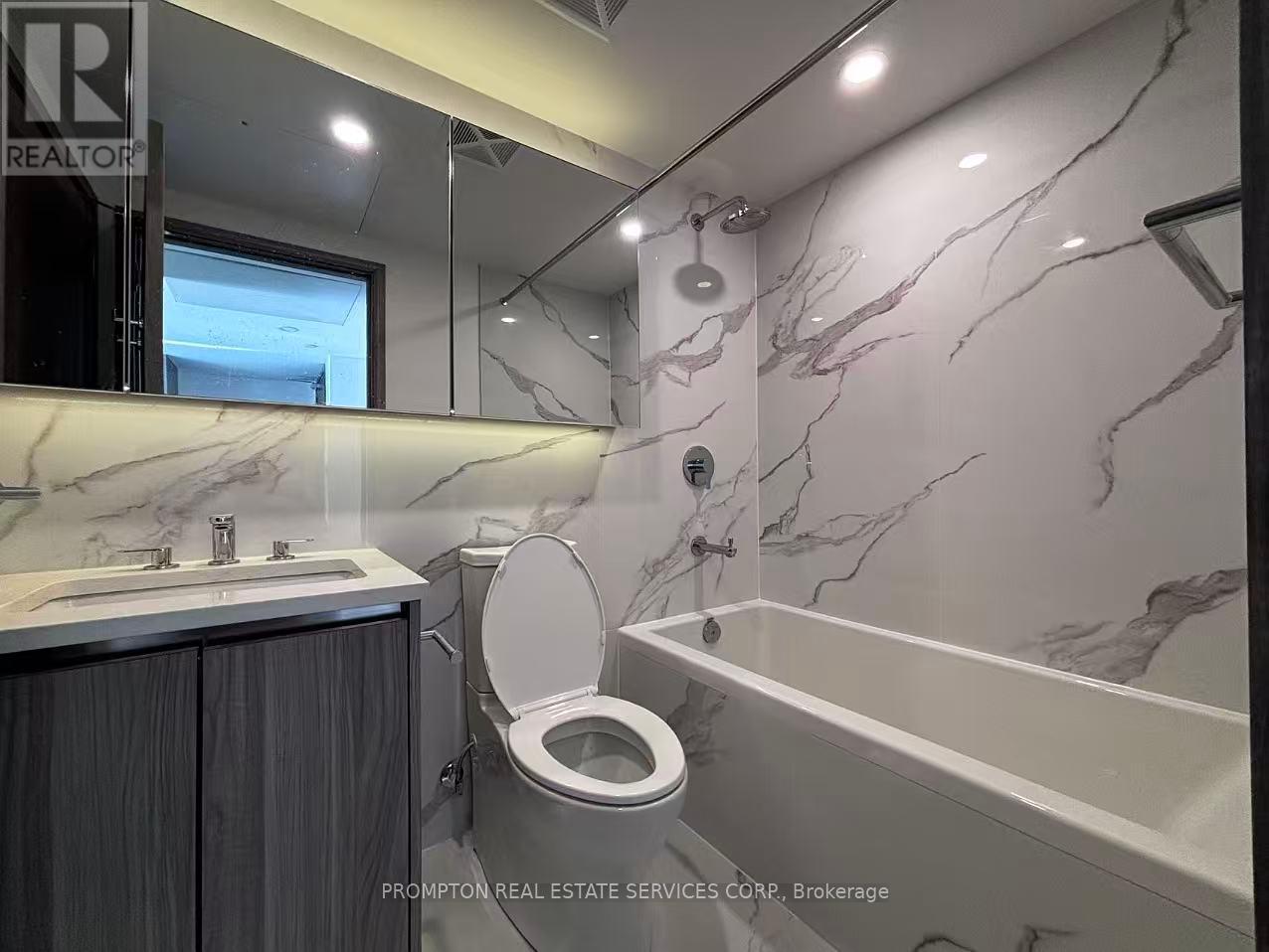 2315 - 3 Concord Cityplace Way, Toronto, Ontario  M5V 0X4 - Photo 3 - C12460562