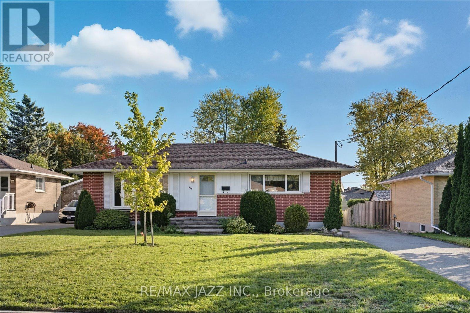 415 Fairlawn Street, Oshawa, Ontario  L1J 4R5 - Photo 2 - E12460651