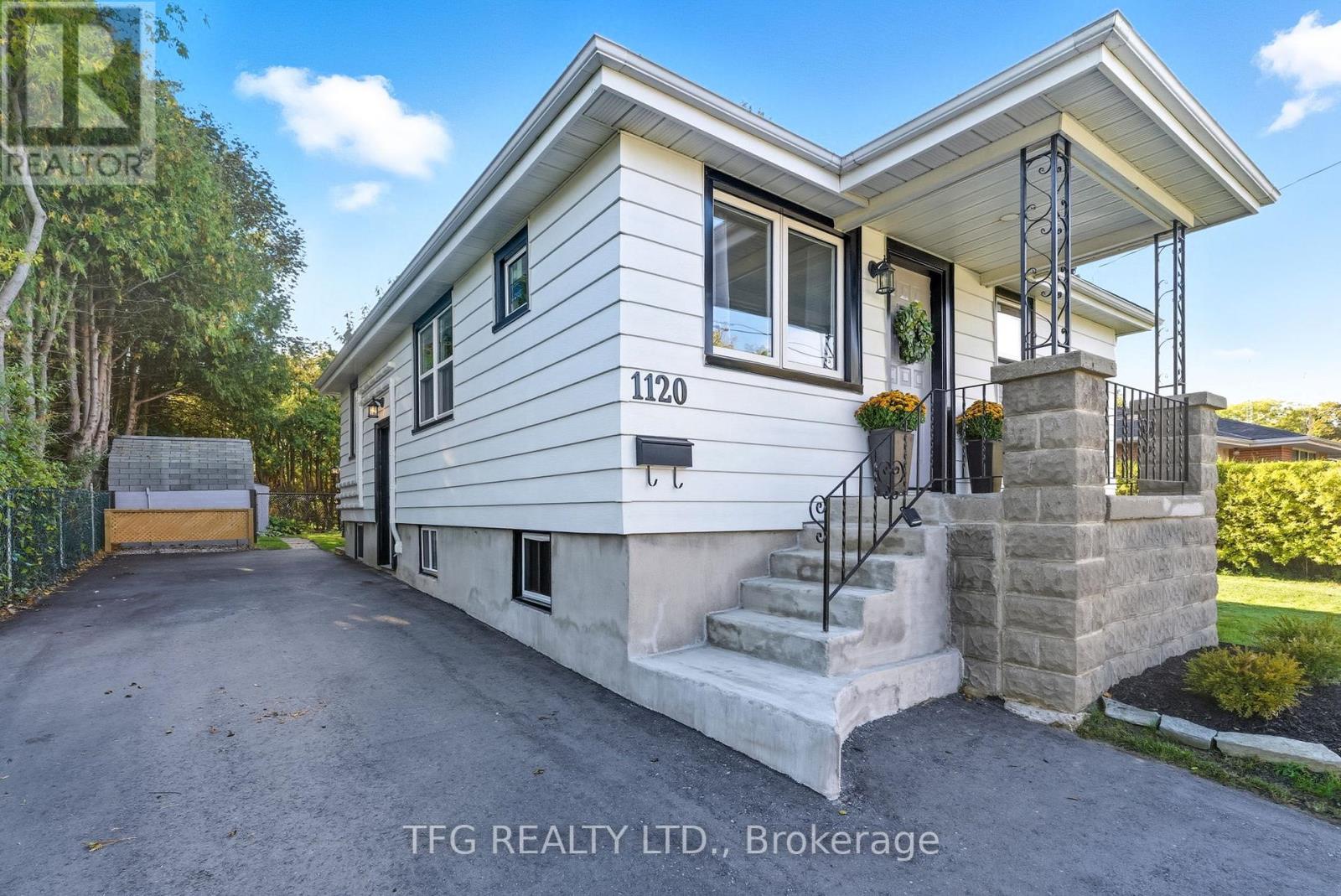 1120 Somerville Street, Oshawa, Ontario  L1G 4K5 - Photo 2 - E12460662