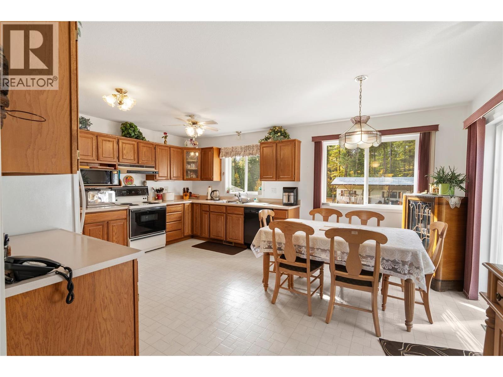 7882 Thompson Rd Road, Kimberley, British Columbia  V1A 3L7 - Photo 6 - 10365738