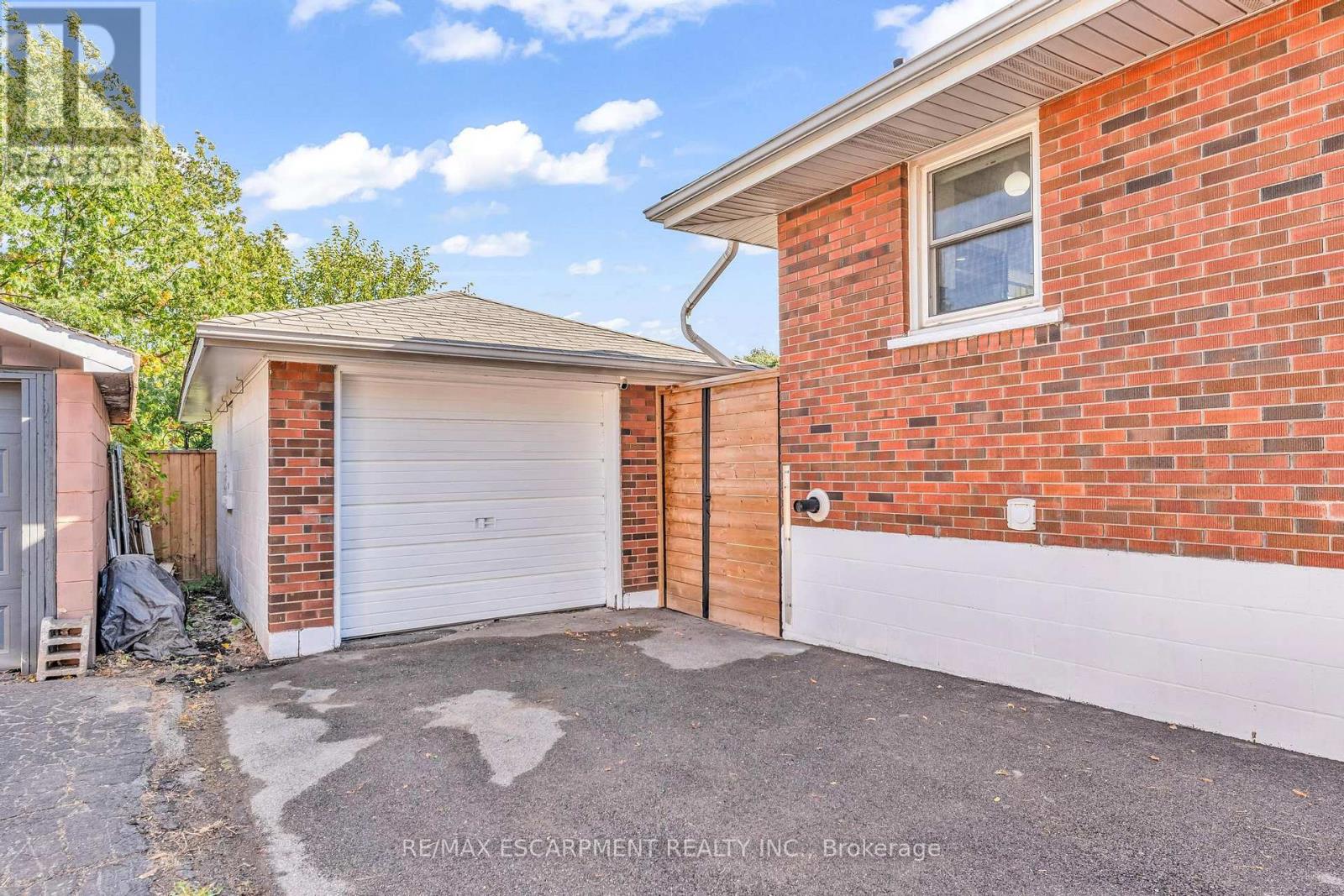 75 Cloverdale Avenue, Hamilton, Ontario  L8K 4M2 - Photo 39 - X12460382