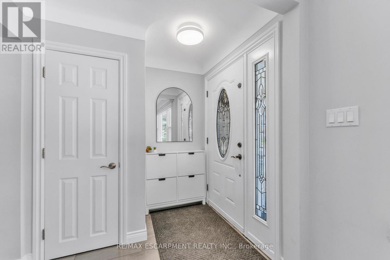 75 Cloverdale Avenue, Hamilton, Ontario  L8K 4M2 - Photo 5 - X12460382