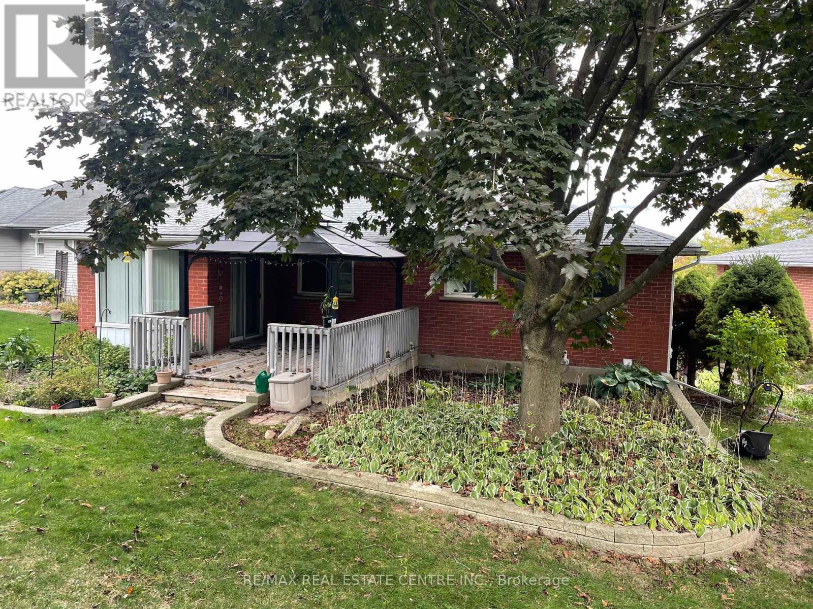 66 Hodgins Crescent, Woodstock, Ontario  N4V 1A8 - Photo 16 - X12460394