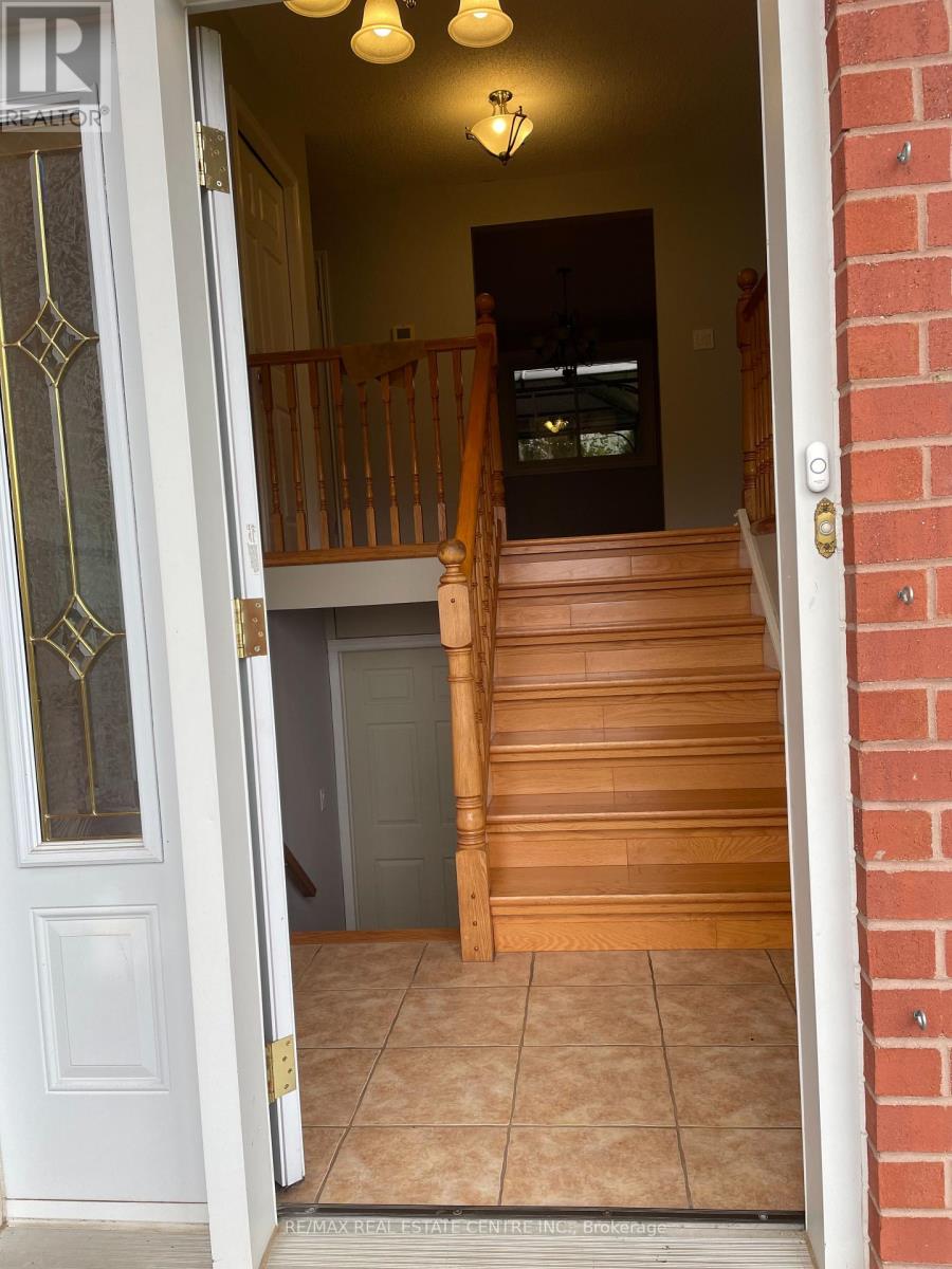 66 Hodgins Crescent, Woodstock, Ontario  N4V 1A8 - Photo 5 - X12460394