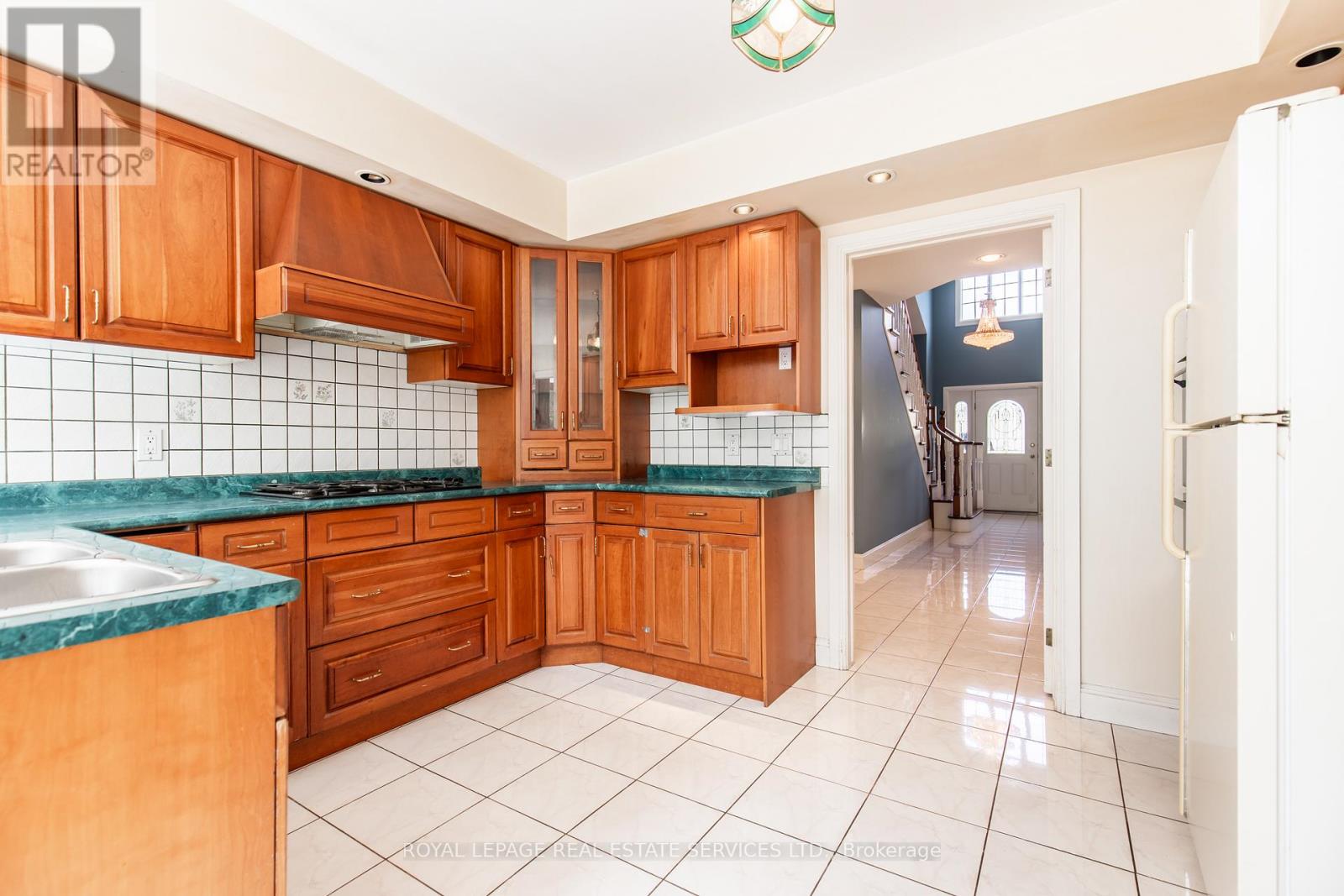 57 Orr Crescent, Hamilton, Ontario  L8G 5C5 - Photo 12 - X12460418