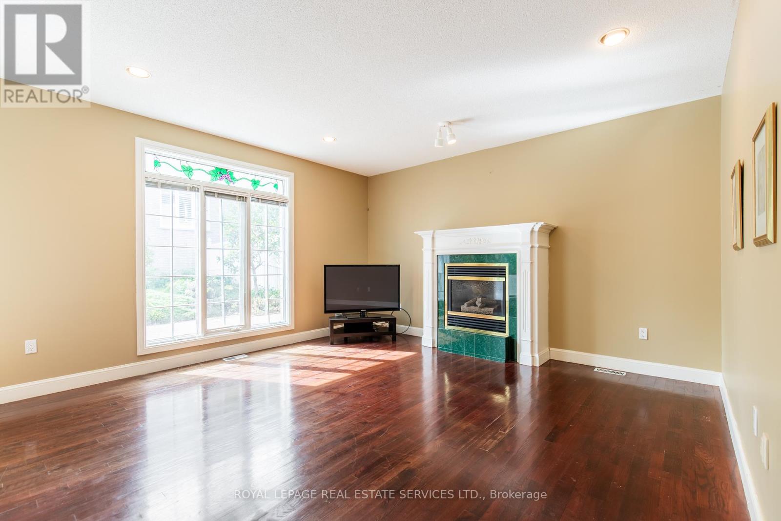 57 Orr Crescent, Hamilton, Ontario  L8G 5C5 - Photo 16 - X12460418