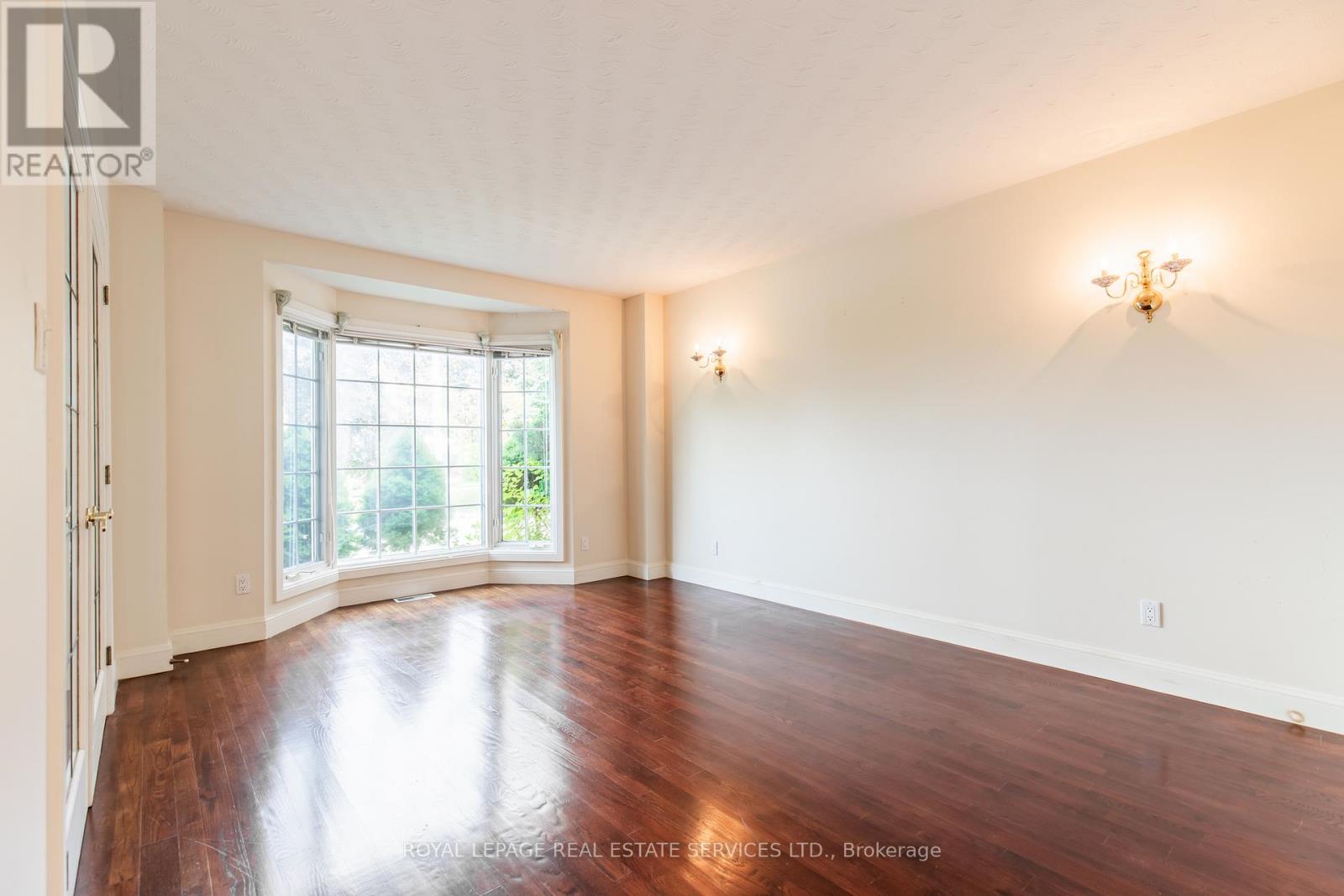 57 Orr Crescent, Hamilton, Ontario  L8G 5C5 - Photo 5 - X12460418
