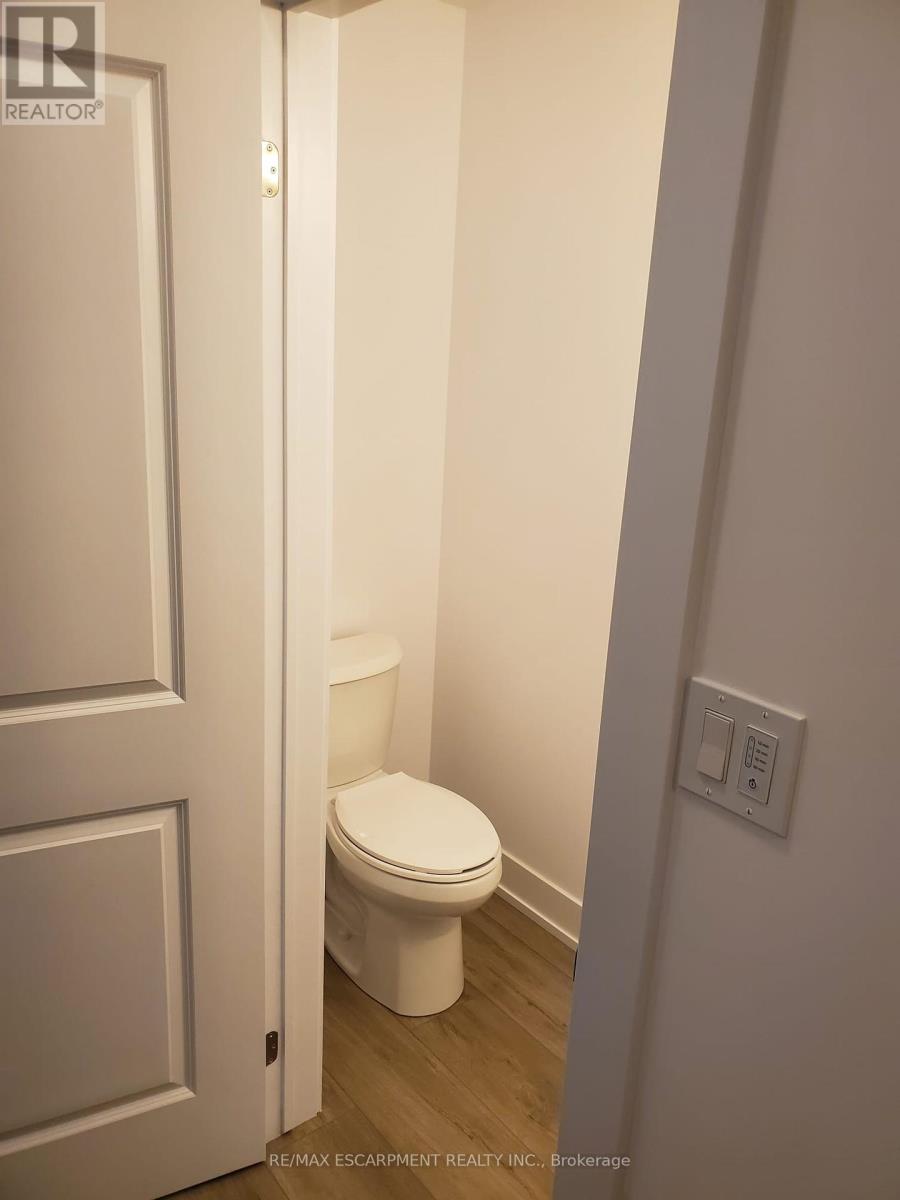 601 - 470 Dundas Street E, Hamilton, Ontario  L7M 5A5 - Photo 10 - X12460419