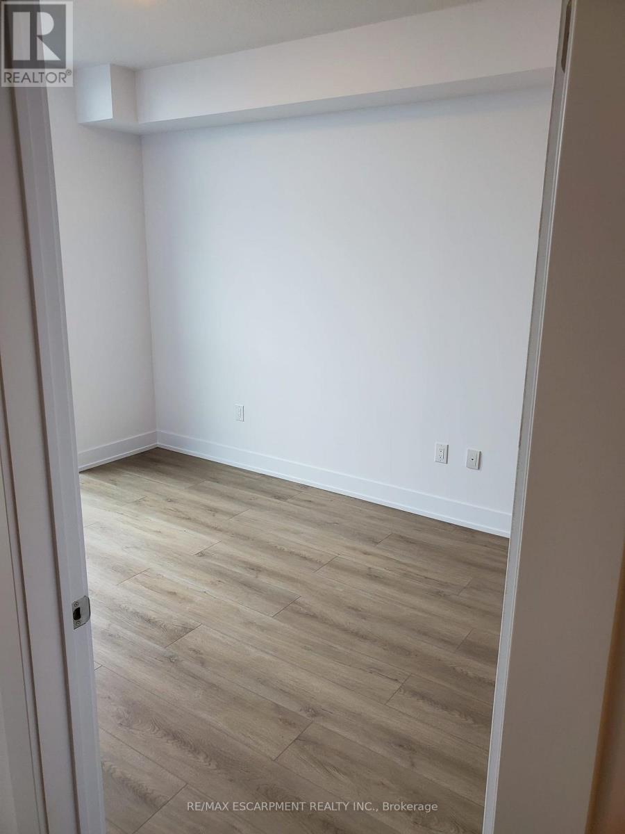 601 - 470 Dundas Street E, Hamilton, Ontario  L7M 5A5 - Photo 2 - X12460419