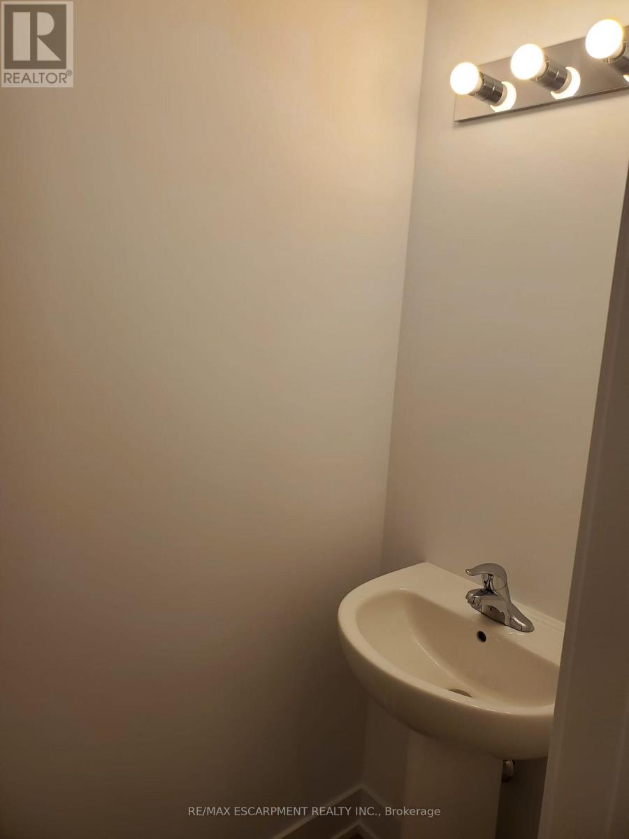 601 - 470 Dundas Street E, Hamilton, Ontario  L7M 5A5 - Photo 5 - X12460419