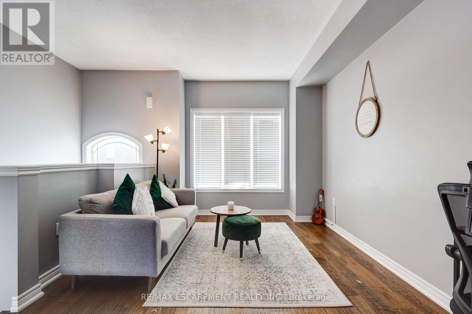 82 Bloom Crescent, Hamilton, Ontario  L0R 1P0 - Photo 15 - X12460448