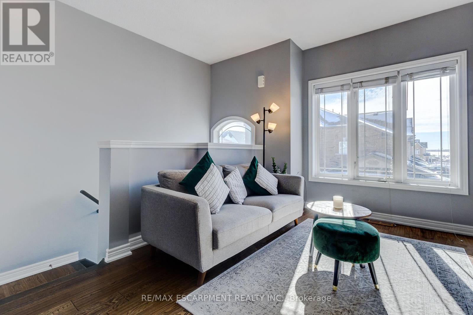 82 Bloom Crescent, Hamilton, Ontario  L0R 1P0 - Photo 18 - X12460448