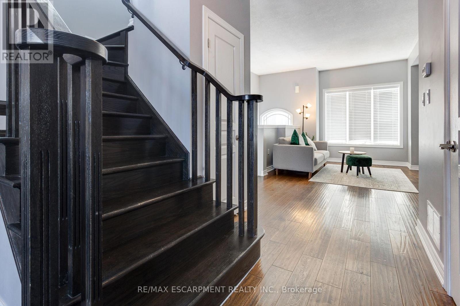 82 Bloom Crescent, Hamilton, Ontario  L0R 1P0 - Photo 19 - X12460448