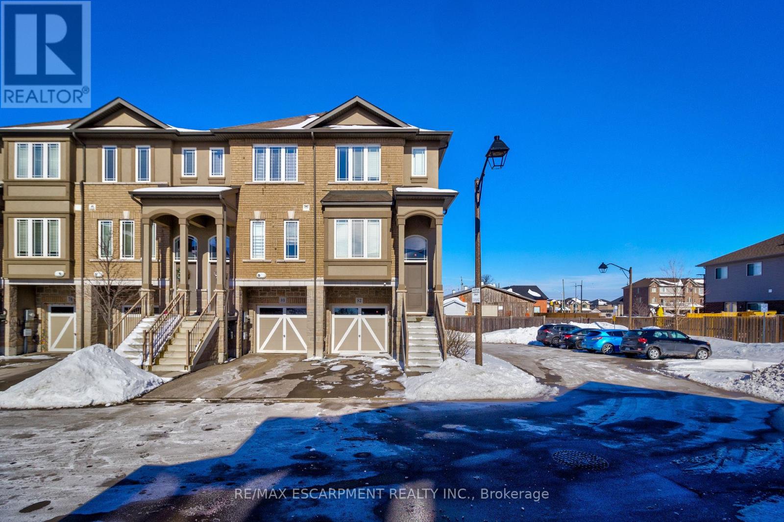 82 Bloom Crescent, Hamilton, Ontario  L0R 1P0 - Photo 2 - X12460448