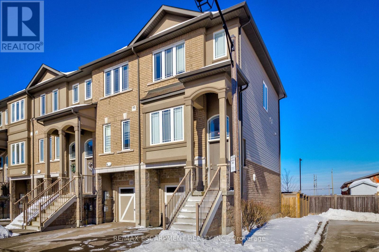 82 Bloom Crescent, Hamilton, Ontario  L0R 1P0 - Photo 3 - X12460448