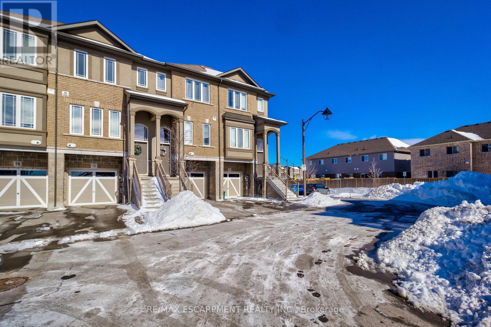 82 Bloom Crescent, Hamilton, Ontario  L0R 1P0 - Photo 4 - X12460448