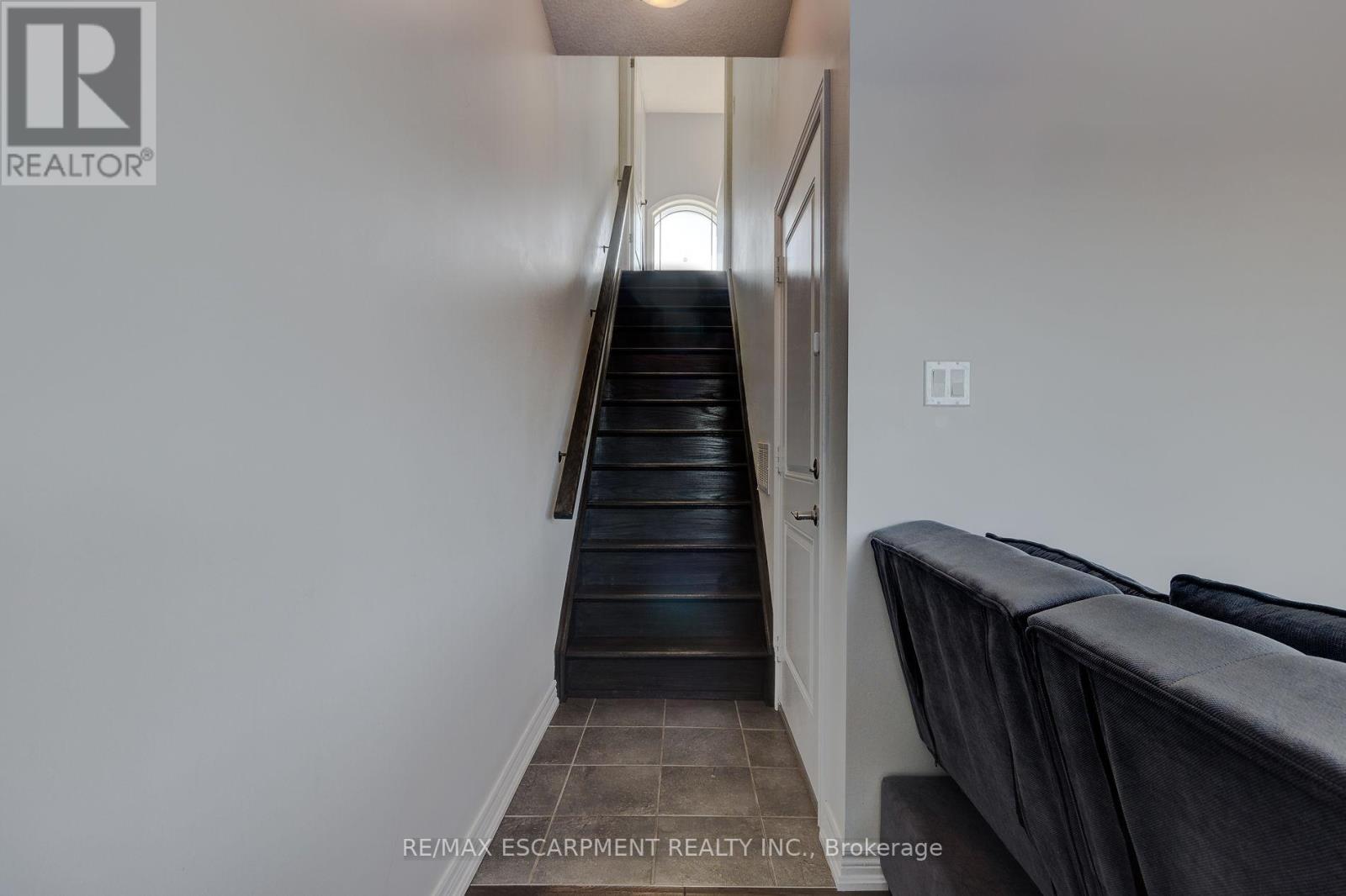 82 Bloom Crescent, Hamilton, Ontario  L0R 1P0 - Photo 40 - X12460448