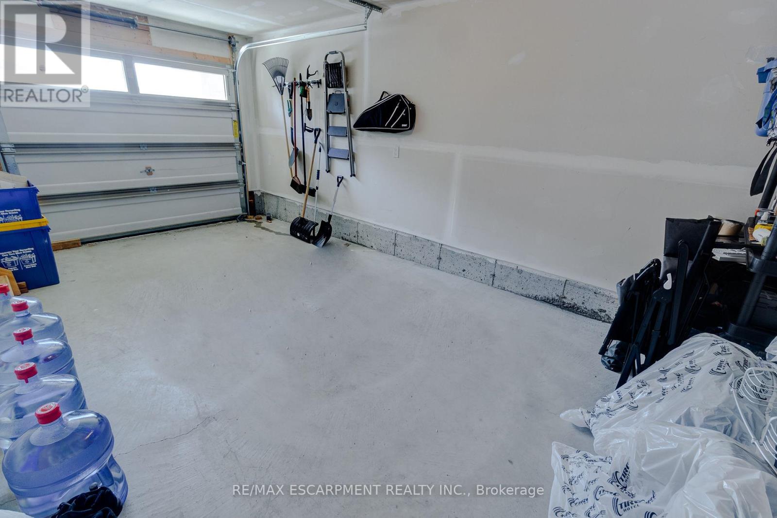 82 Bloom Crescent, Hamilton, Ontario  L0R 1P0 - Photo 42 - X12460448